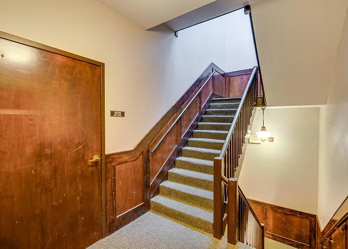 Parking, Walk To Convention Center, Secured Entry *