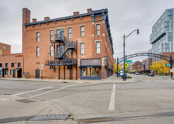 Parking, Walk To Convention Center, Secured Entry *